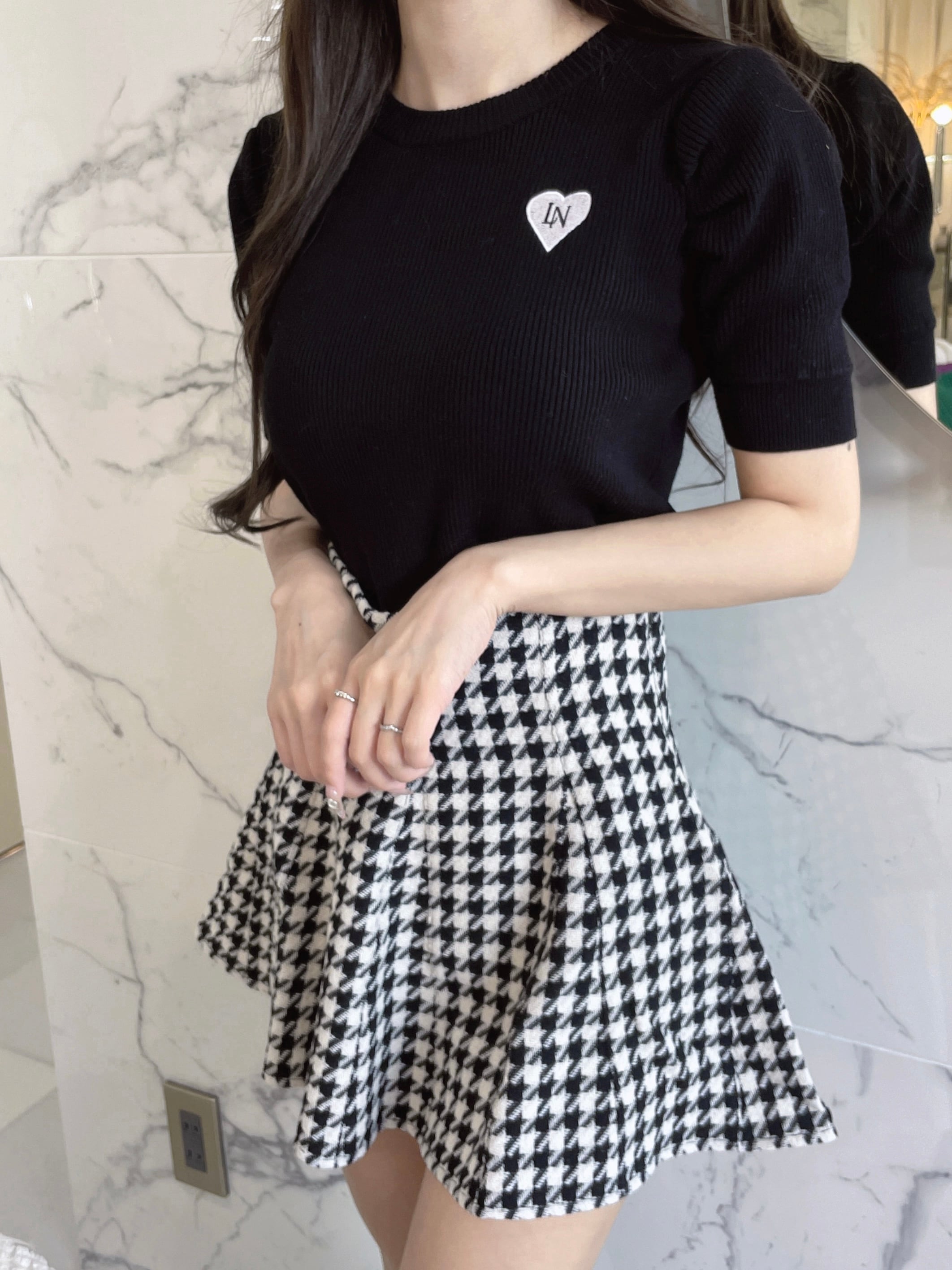 LN heart embroidery tops
