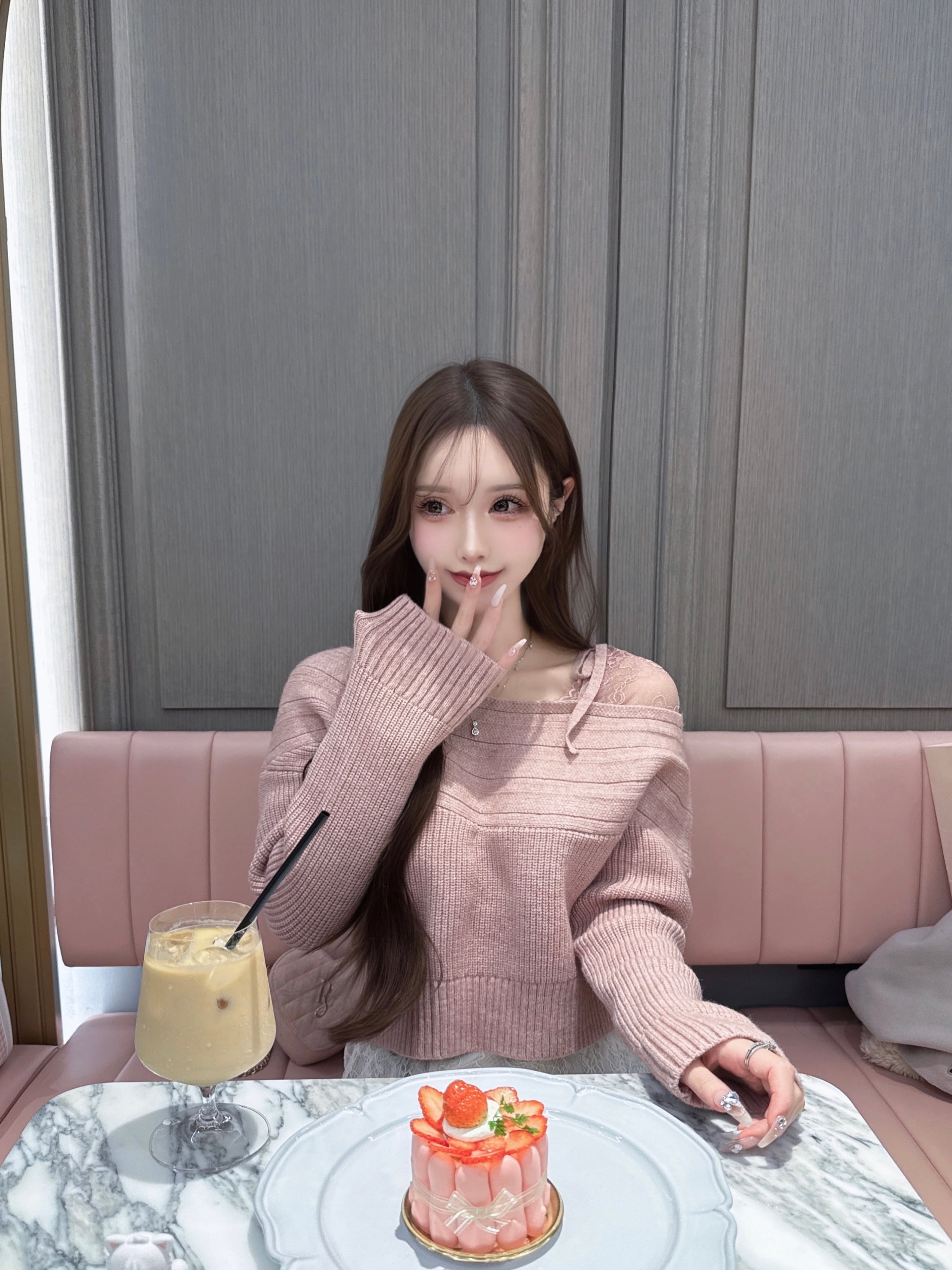 Lace ribbon mote knit