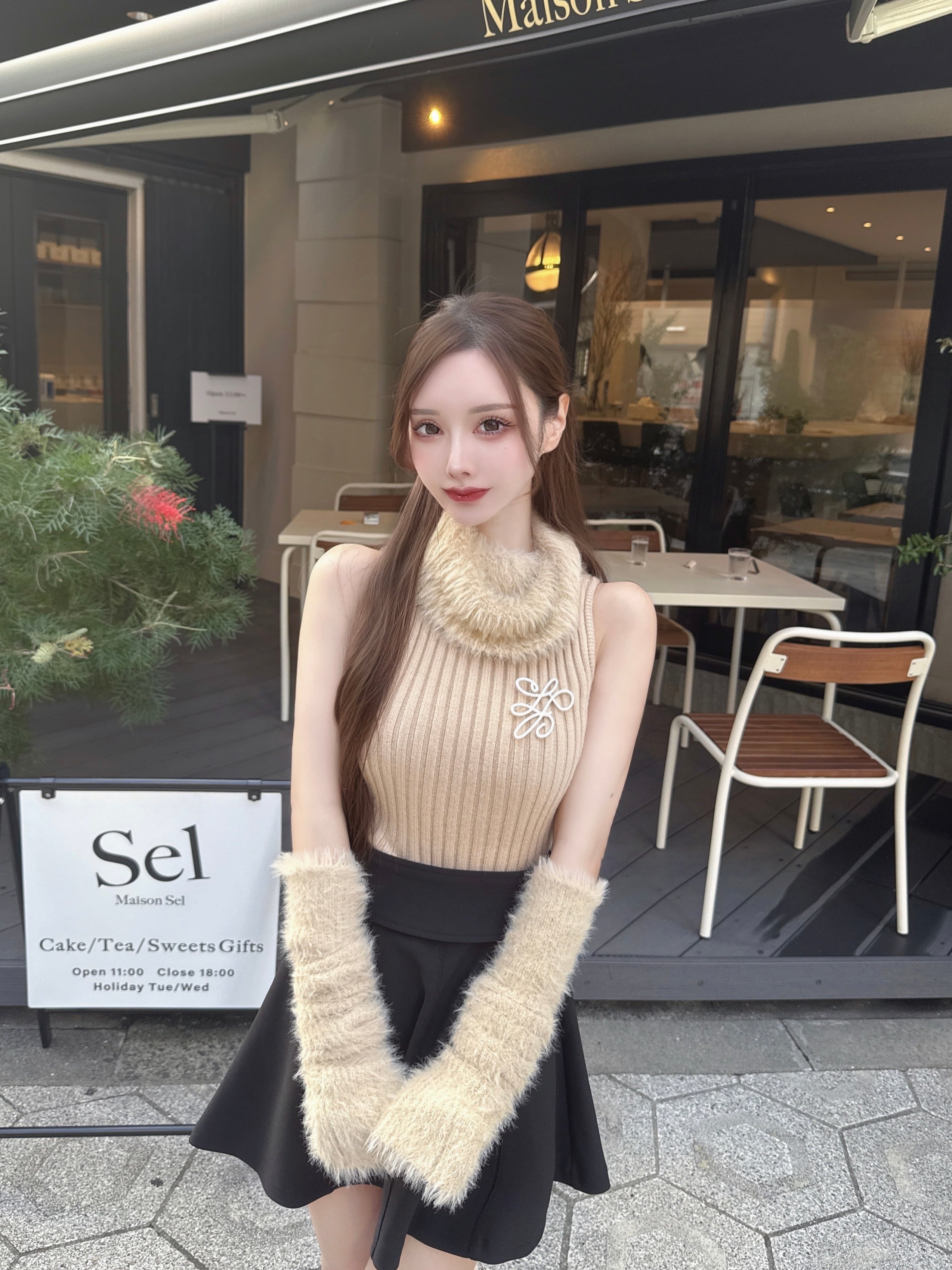 Shaggy arm knit + perl brooch